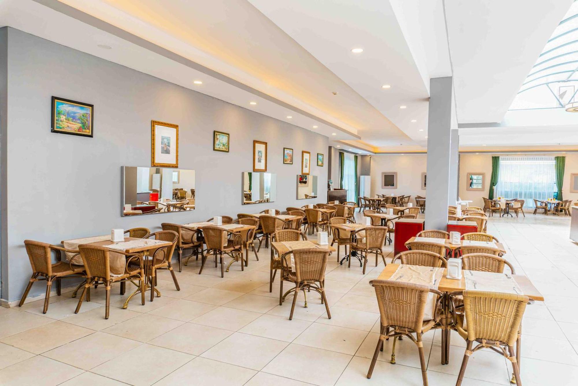 Belpoint Beach Hotel เกเมร์ ภายนอก รูปภาพ