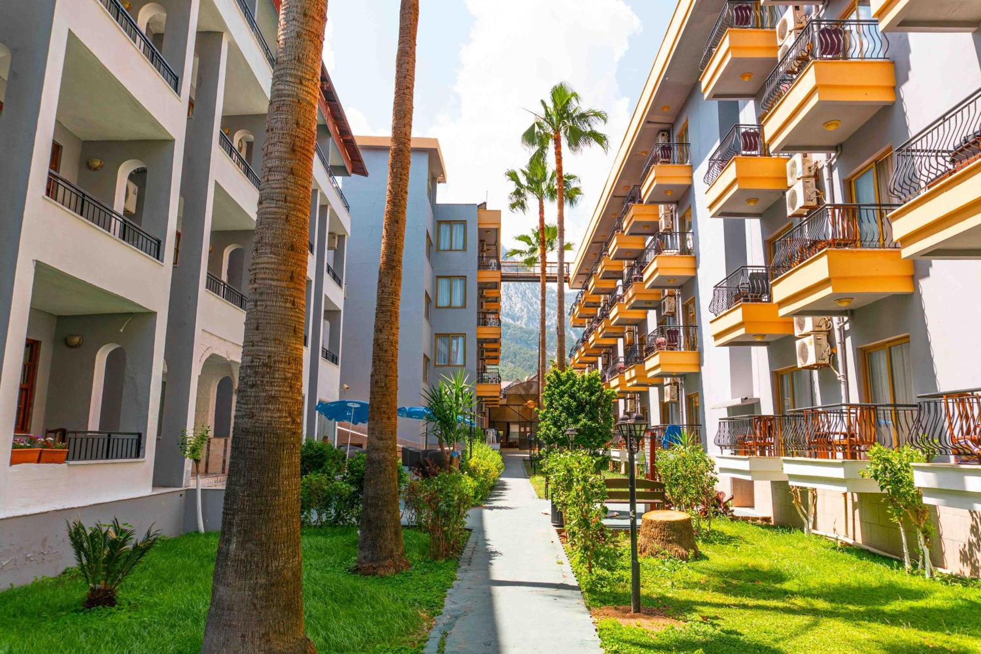 Belpoint Beach Hotel เกเมร์ ภายนอก รูปภาพ