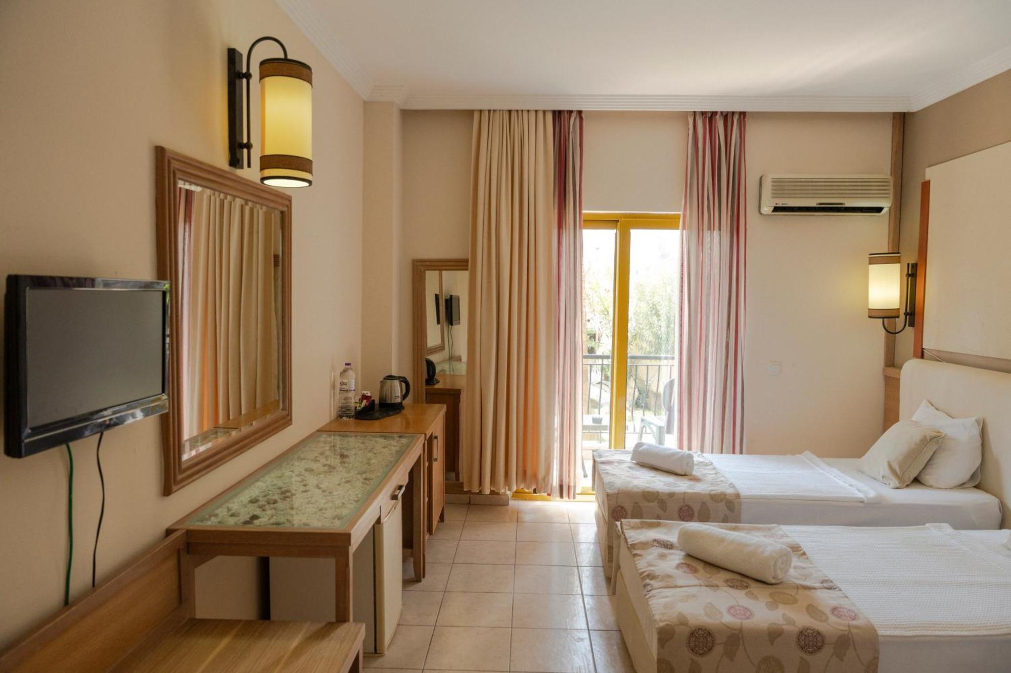 Belpoint Beach Hotel เกเมร์ ภายนอก รูปภาพ
