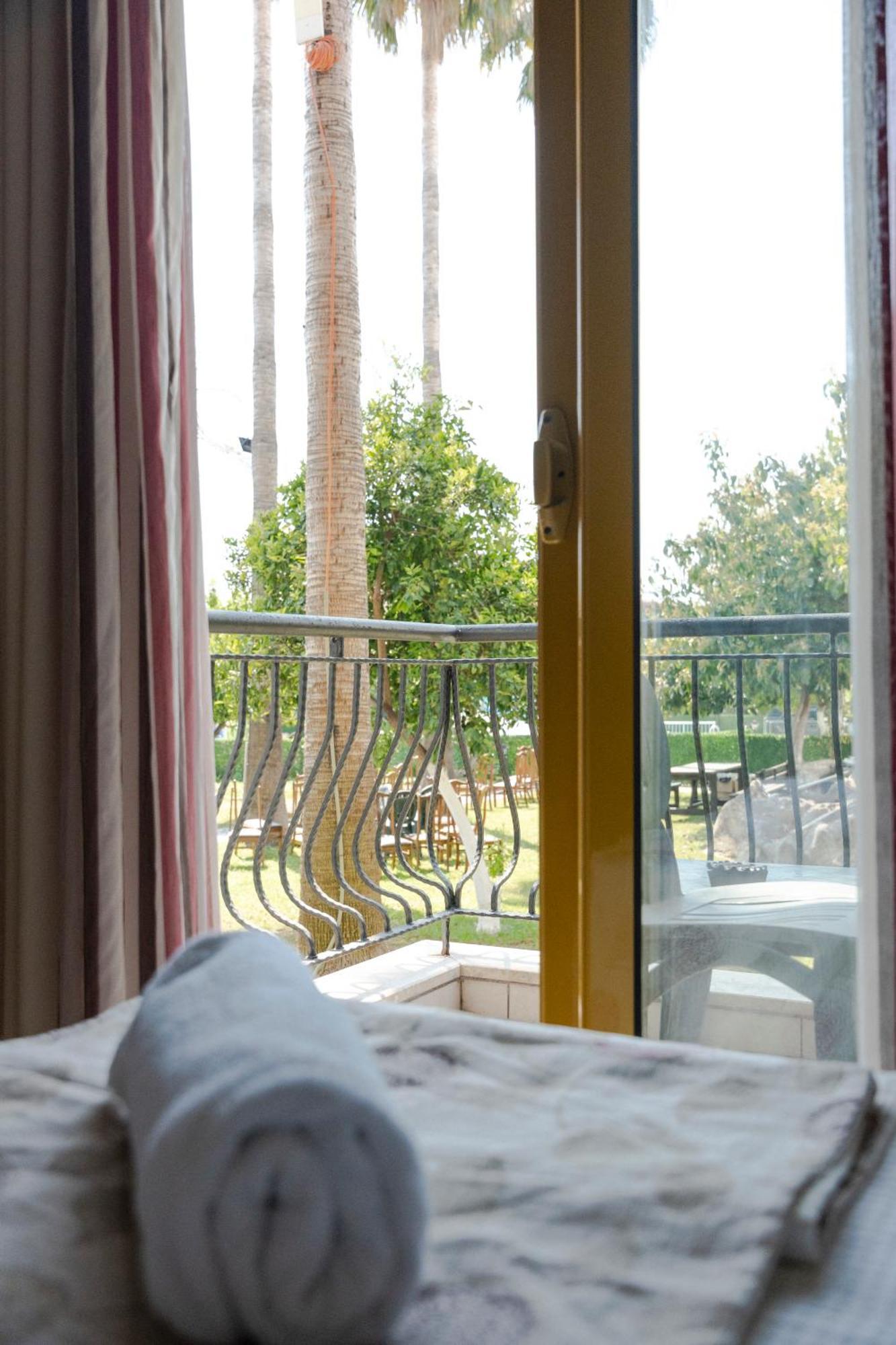 Belpoint Beach Hotel เกเมร์ ภายนอก รูปภาพ